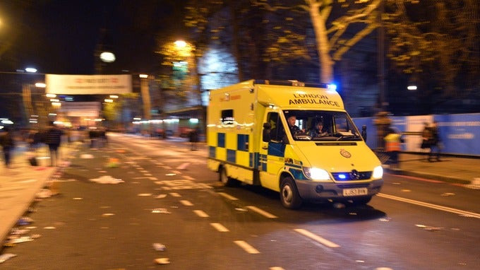 Πέντε επιθέσεις με οξύ μέσα σε μιάμιση ώρα στο Λονδίνο (εικόνα & βίντεο)